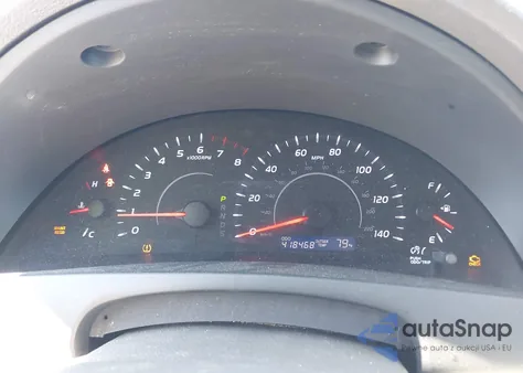 2010 Toyota Camry z USA, uszkodzony, nr VIN 4T4BF3EK8AR024898